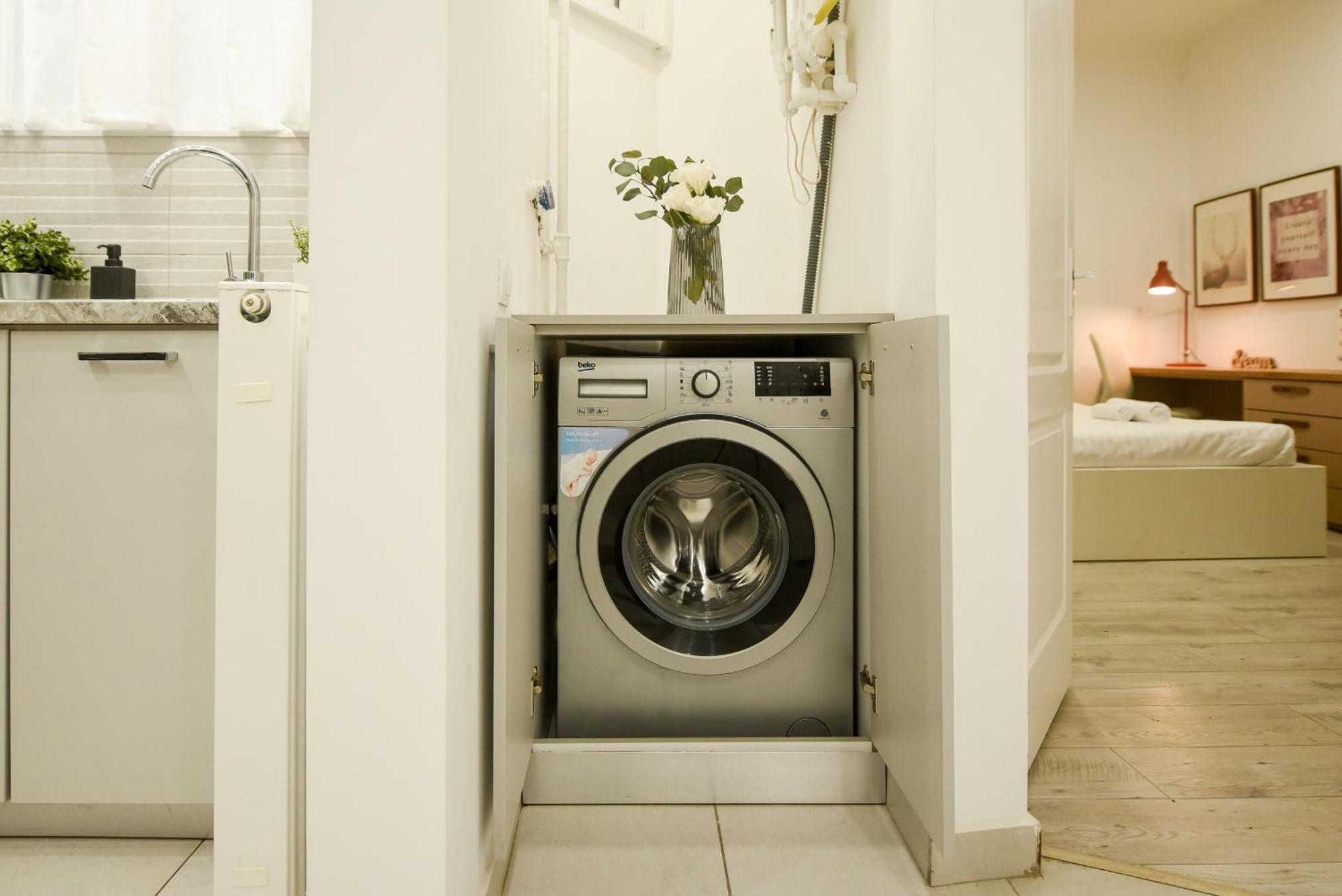 Ideal Home - Spacious & Modern Accommodation Near Unirii Square 布加勒斯特 客房 照片