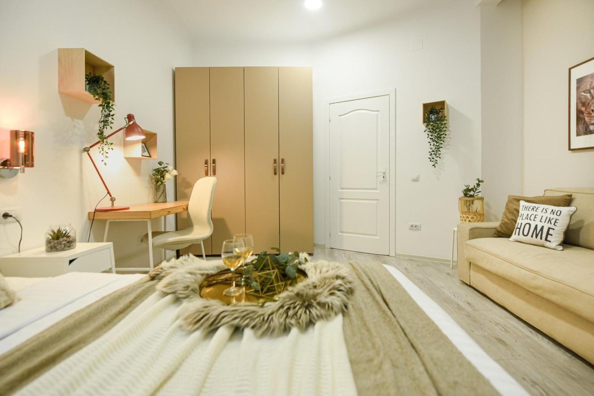 Ideal Home - Spacious & Modern Accommodation Near Unirii Square 布加勒斯特 客房 照片