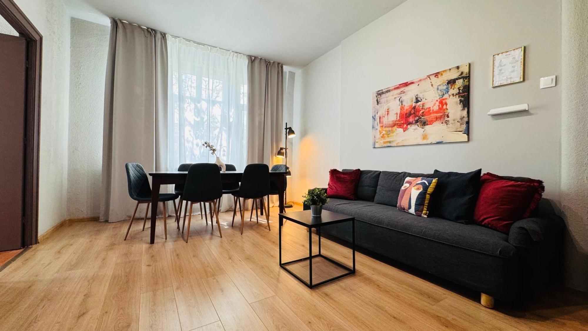 Ideal Home - Spacious & Modern Accommodation Near Unirii Square 布加勒斯特 外观 照片