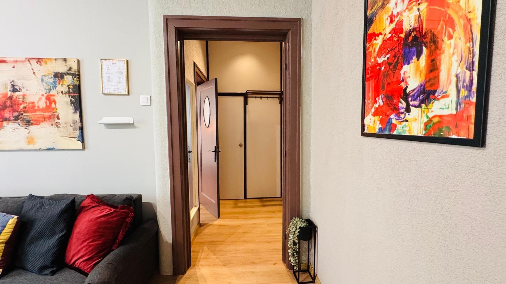 Ideal Home - Spacious & Modern Accommodation Near Unirii Square 布加勒斯特 客房 照片